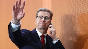 Westerwelle dringt auf verschärfte Eingriffsrechte  