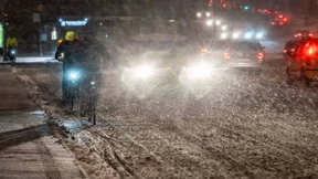 Mehrere Unfälle wegen Schnee und Eis in Hessen