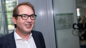  Dobrindt erhöht Milliarden-Förderung für schnelles Internet