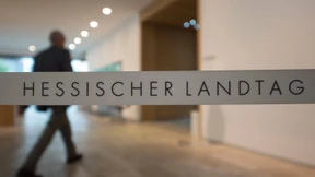 Wer legt dafür seine Hand ins Feuer?