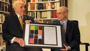 Kohl erhält Kopie des Friedensnobelpreises