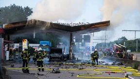 Mit Vollgas in die Tankstelle gerast