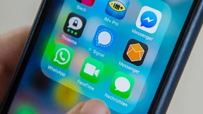 Durch WhatsApp & Co reden Eltern öfter mit ihren Kindern