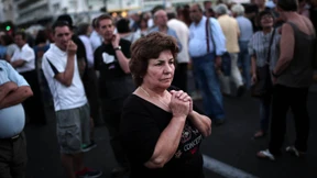 Athen muss Gehälter und Renten kürzen