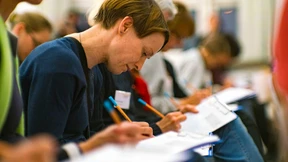 In der Kasserolle gärt das Frikassee