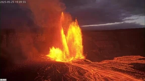 Bilder zeigen Lava-Inferno