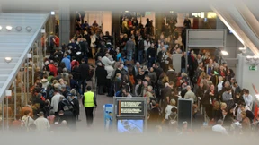 Streiks an Flughäfen bis Montag ausgesetzt