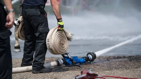 Kameradschaft im Löschwasser