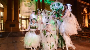 Theater-Flair vor der Börse