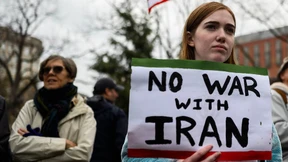 Iran trauert und Trump droht