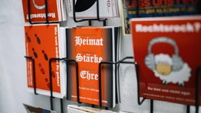 Wie Schulen in Hessen den Rechtsextremismus unter Schülern bekämpfen