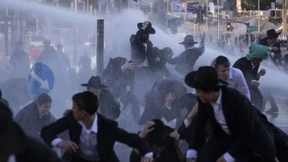 „Ihr seid keine Juden! Haut ab!“