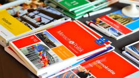 Jobcenter müssen Kauf von Schulbüchern bezahlen