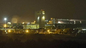 Höhenflug des Rands trotz politischer Turbulenzen