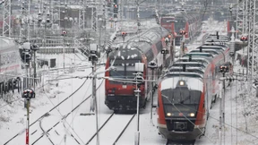 Schnee und Glätte beherrschen das Land