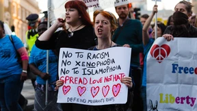 Britische Medien und Politiker schüren Hass gegen Migranten