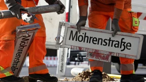 Gericht stoppt Umbenennung der Mohrenstraße vorerst