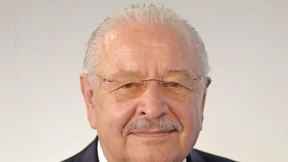 Ein Auto-Enthusiast geht in den Ruhestand