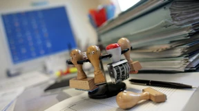 Sollen Beamte nach Leistung bezahlt werden?