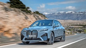 Auf einen BMW iX mit Technik & Motor