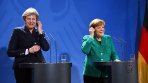 Merkel drängelt, May bleibt vage