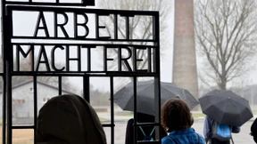 AfD-Besuchergruppe provoziert in KZ-Gedenkstätte