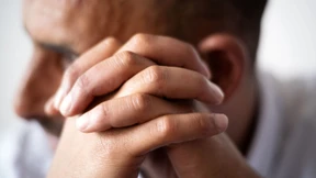 Er hielt die Hand seines sterbenden Bruders