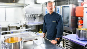 Dieser Mann kocht unter Extrembedingungen