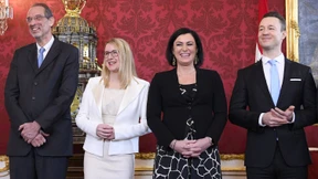 Österreichs Regierung vereidigt