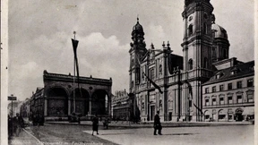 Ausländische Touristen erkunden Deutschland