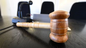 Kontrolleur-Diebe zu Bewährungsstrafen verurteilt 