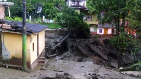 Schlammlawine tötet mehr als 59 Menschen