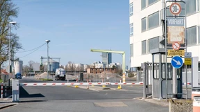 Gegen Straße zur B 448