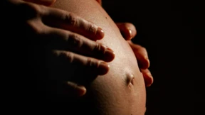 Immer weniger Frauen brechen ihre Schwangerschaft ab