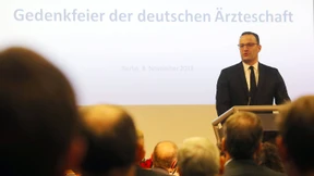 Im Giftschrank der Geschichte