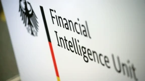 Im Schnellboot gegen Geldwäscher