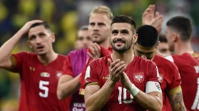 Nationalistische Fahne in serbischer WM-Kabine