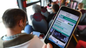 Eine Mischung aus Linienbus und Taxi