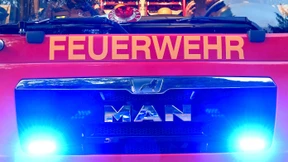 Ein Toter und vier Leichtverletzte bei Hausbrand