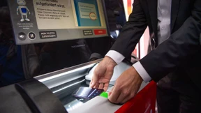 Automat tauscht alte Handys ein