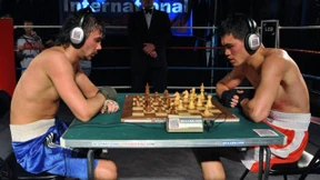 Damen-Angriff und linker Haken