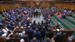 Britische Abgeordnete stimmen für schärfere Maßnahmen