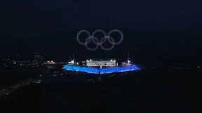 Drohnen malen Bilder in den Himmel