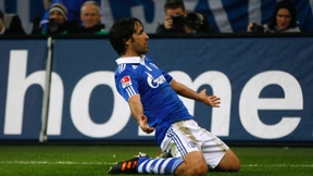 Schalke bleibt in der Bayern-Verfolgung