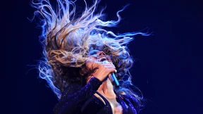 Beyoncé bleibt mit Haaren im Ventilator hängen