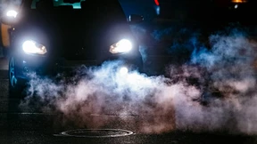 Wie sehr schaden Smog und Rauch unserer Haut?