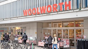 Alles unter einem Dach im Billigkaufhaus Woolworth