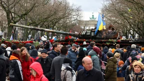 Deutungskampf um ein Panzerwrack in Berlin