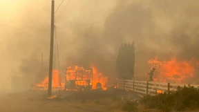 Kanadisches Dorf durch Brand zerstört