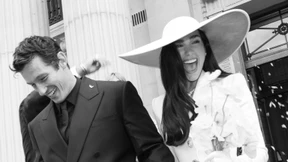 Dua Lipa kleidet sich in Anspielungen
